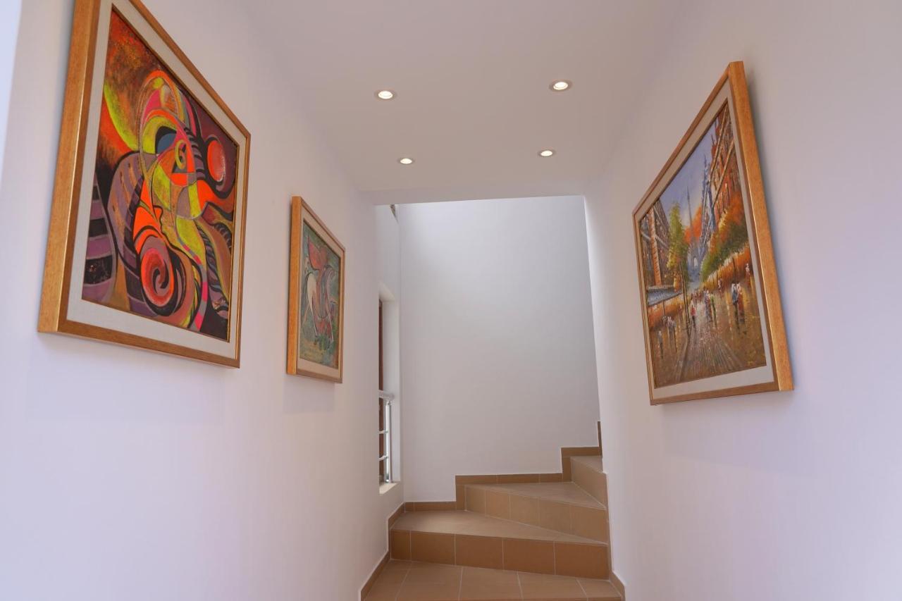 Shushi'S 1 Bedroom Central Apartment Plovdiv Bagian luar foto